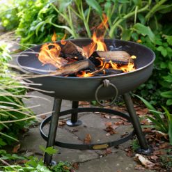Classic Fire Pit Lit in Garden Lifestyle - Firepits UK - WEB - Lo Res