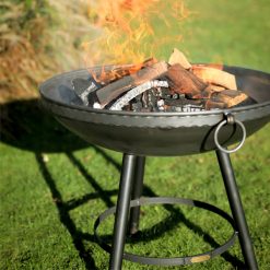 Indian Pot 80 Fire Pit - Lifestyle lit in garden - Firepits UK - WEB - Lo Res