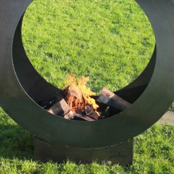 The Vertical Fire Ring 120 Fire Pit Lit Lifestyle Close Up - Firepits UK - WEB - Lo Res 600x600