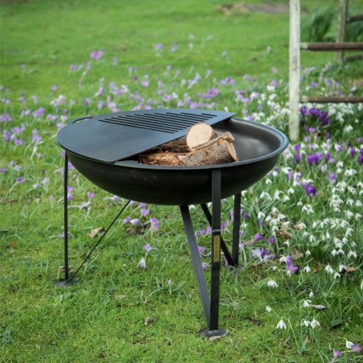 VPit Fire Pit in Garden BBQ Plate Lifestyle - Firepits UK - LoRes 4