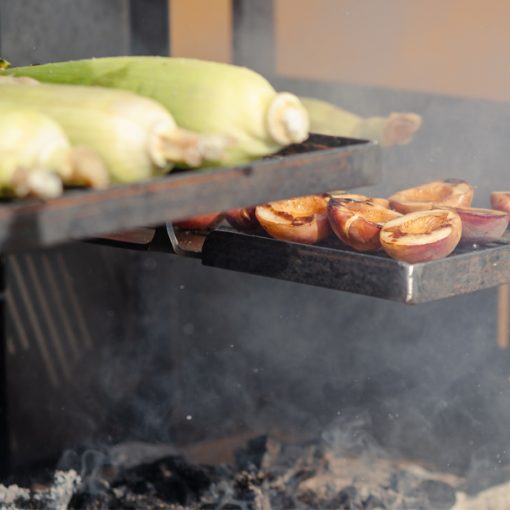 Asado Doble BBQ - Lifestyle corn and peaches on grills - Firepits UK - WEB 600x600 - Lo Res