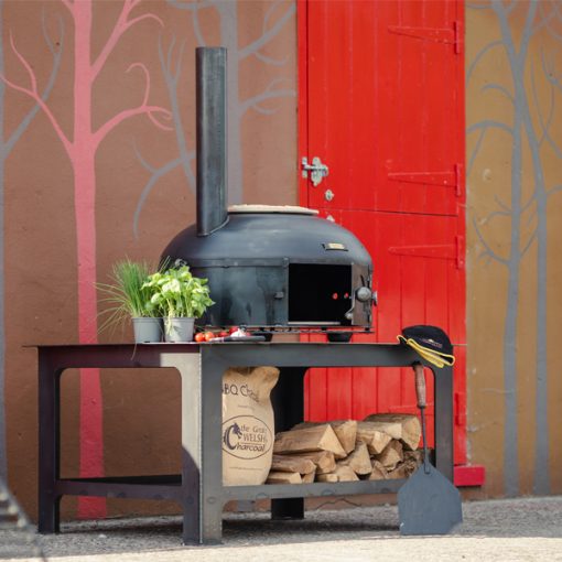 Dome Oven - Lifestyle from a distance - Firepits UK - WEB 600x600 - Lo Res