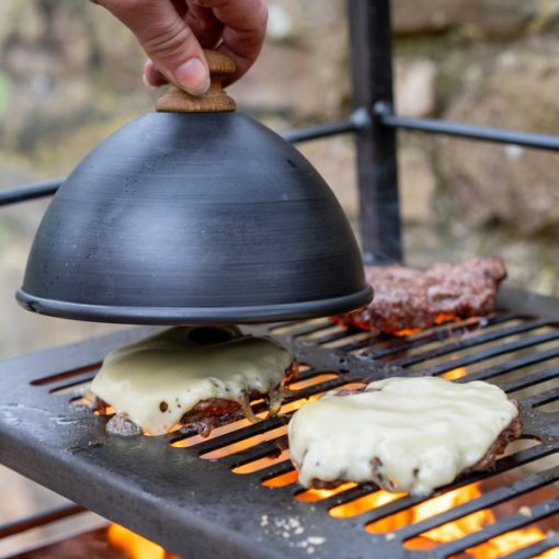 Burger Cloche reveals burger - Firepits UK - Lifestyle - LoRes08522600x600